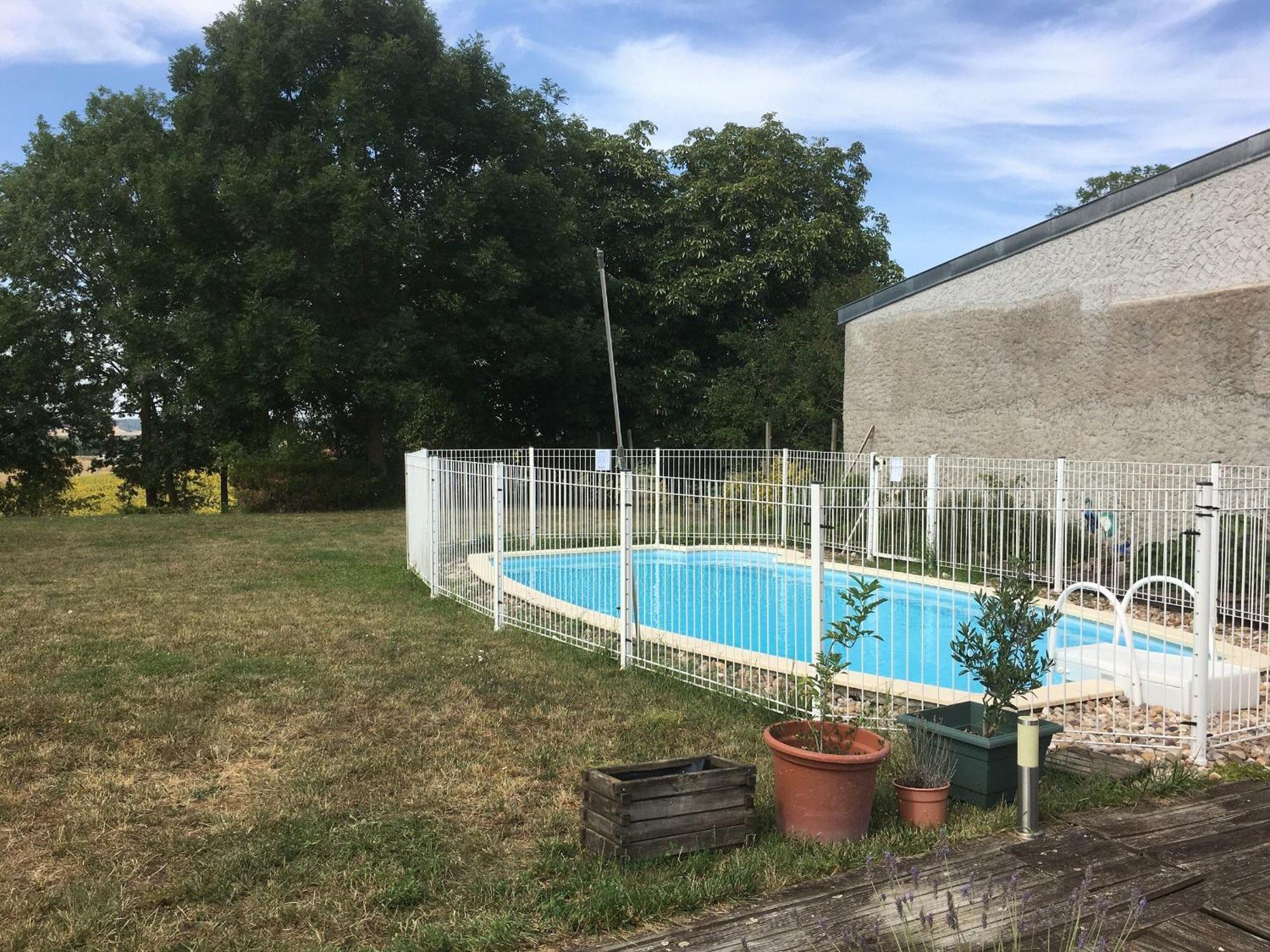 Grand Gite Avec Piscine, Cheminee Et Terrasse Pres De Luneville, Ideal Pour Familles Et Groupes - Fr-1-584-84 Athienville Exterior foto